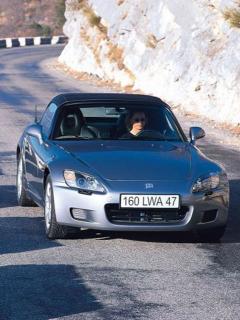 Серебристая Хонда S2000 Серебристая Хонда S2000